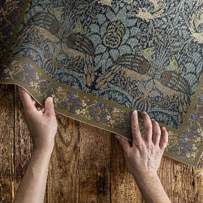 Páv a drak William Morris