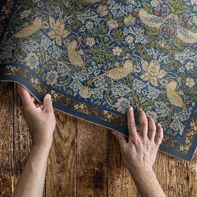 Vinylový koberec Zloděj jahod William Morris