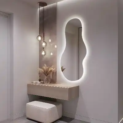 Atypické zrcadlo nástěnné s LED osvětlením