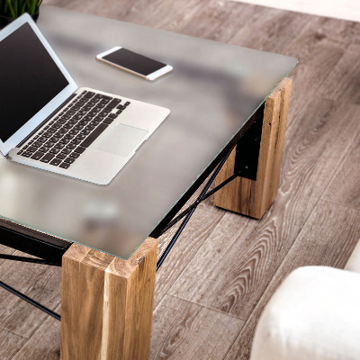 Deska na stůl čtvercového tvaru v poloprůhledném provedení