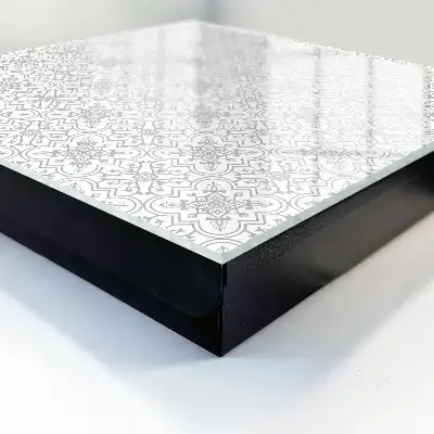 Geometrický vzor na bílém pozadí