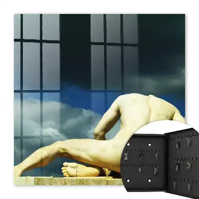 Klasická elegance s oblačným pozadím