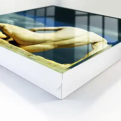 Klasická elegance s oblačným pozadím