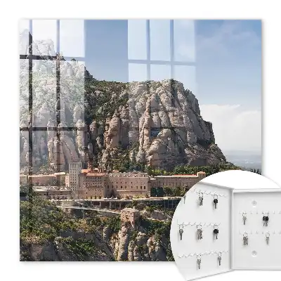 Horská architektura obohacená o klášter