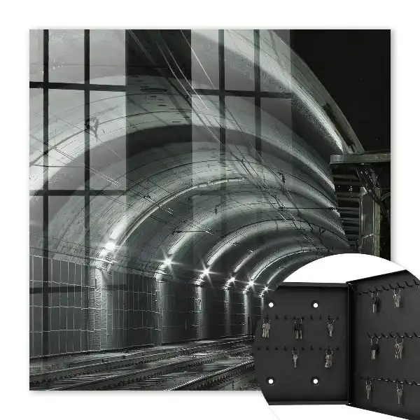 Železniční tunel s dynamickými oblouky