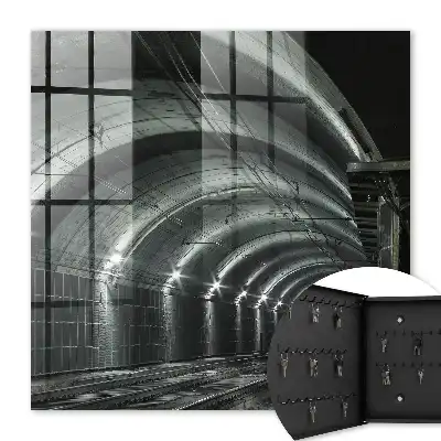 Železniční tunel s dynamickými oblouky