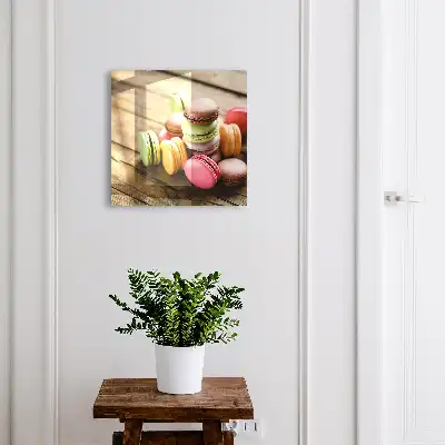 Barevné sladkosti na dřevěném pozadí