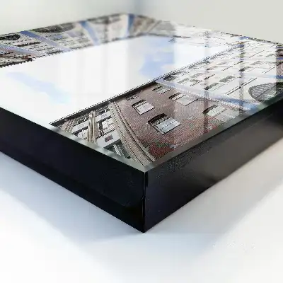 Moderní architektura s výhledem na oblohu