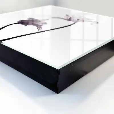 Minimalistické květiny na světlém pozadí