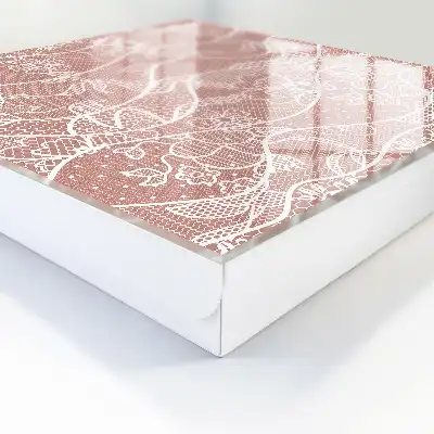 Elegantní krajka s květinovými motivy