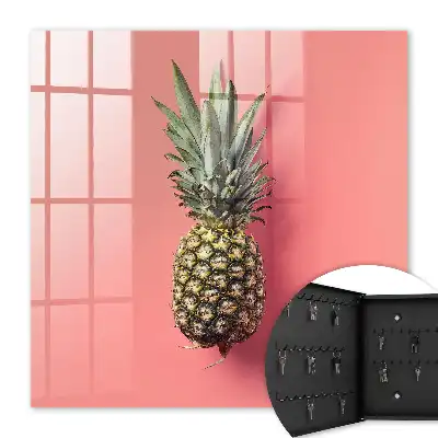 Exotický ananas s růžovým pozadím