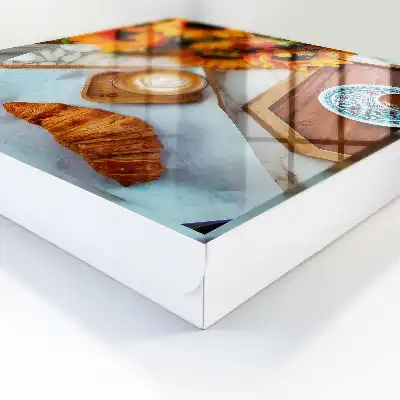 Ranní chvilky s kávou a croissantem