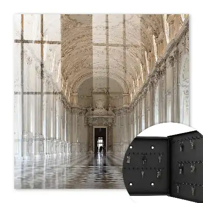 Klasická architektura s elegantními dekoracemi