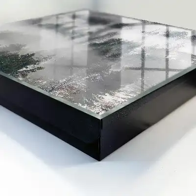 Mlžná zeleň vytváří klidnou atmosféru