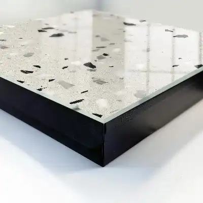 Šedý vzor s geometrickými tvary
