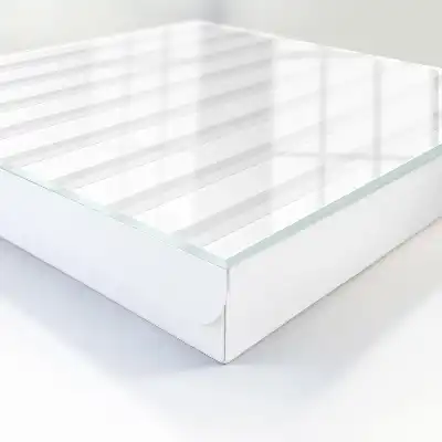 Svislé pruhy v minimalistickém stylu