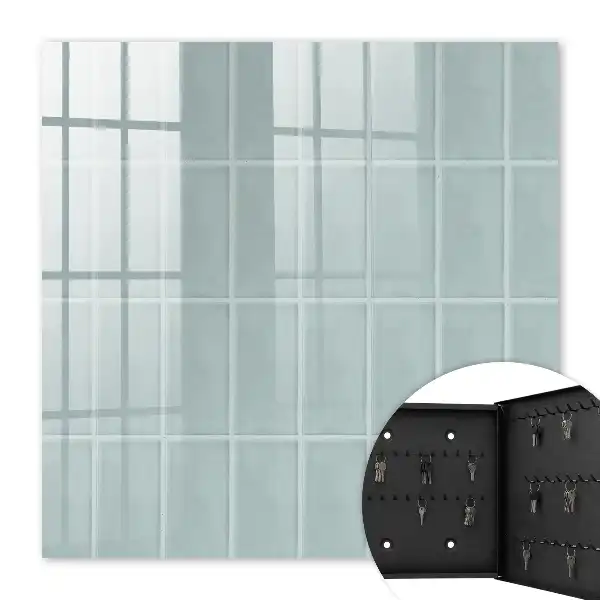 Modré dlaždice v tlumených tónech