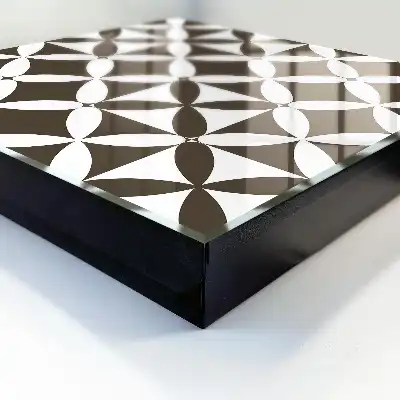 Geometrická kompozice symetrická kontrastní