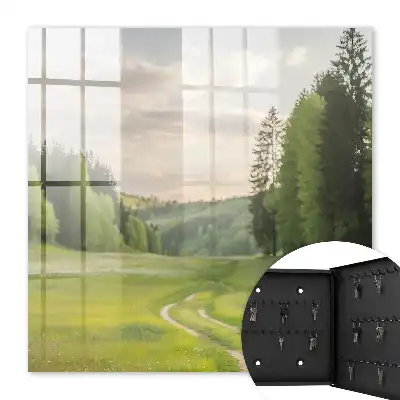 Idylická krajina s poli a lesy