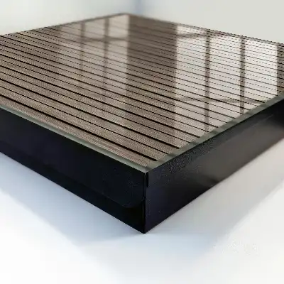 Dřevěné desky v harmonických liniích