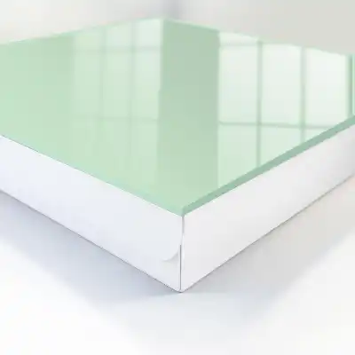 Mátově zelená minimalistická lehkost