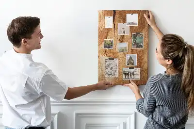 Korková nástěnka s motivem přírodního dřeva