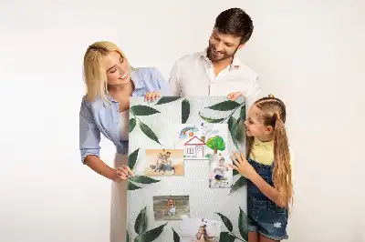 Dětská nástěnka ve tvaru zeleného listu
