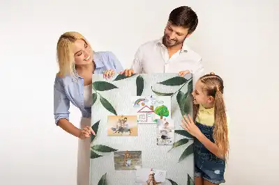 Dětská nástěnka ve tvaru zeleného listu