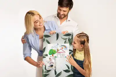 Dětská nástěnka ve tvaru zeleného listu