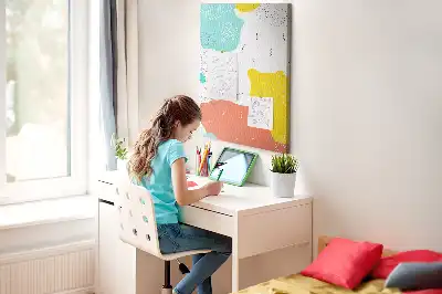 Dětská nástěnka s motivem abstraktních čmáranic