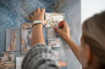 Nástěnka s mramorovým vzorem