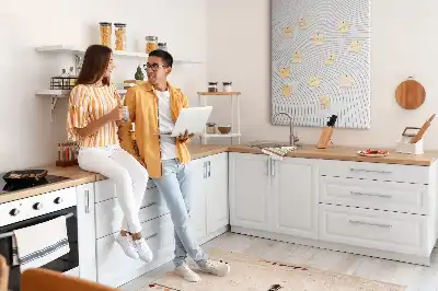 Korková nástěnka se vzorem šedých čar
