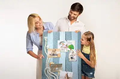 Dětská nástěnka s motivem námořních doplňků na prknech