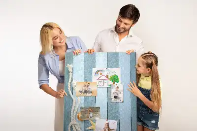 Dětská nástěnka s motivem námořních doplňků na prknech