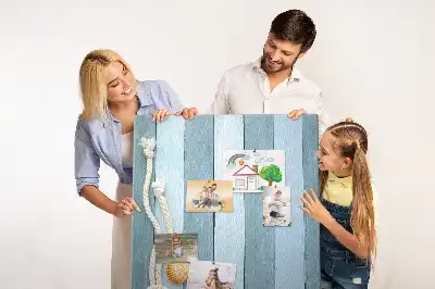 Dětská nástěnka s motivem námořních doplňků na prknech