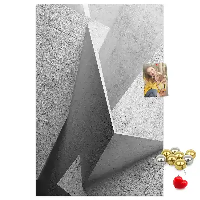 Nástěnka s abstraktní geometrií