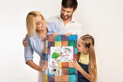 Korková nástěnka s motivem barevných dřevěných kostek