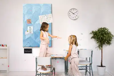 Korková nástěnka s geometrickým motivem