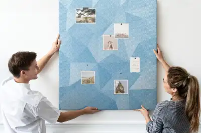 Korková nástěnka s geometrickým motivem