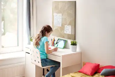 Korková nástěnka s lineárním motivem