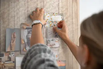 Nástěnka z lehkých dřevěných desek