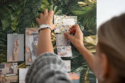 Dětská nástěnka s motivem tropických listů