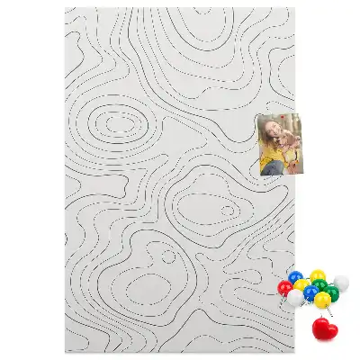 Dětská nástěnka s lineární abstrakcí