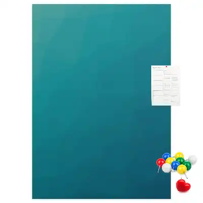 Nástěnka s geometrickou abstrakcí
