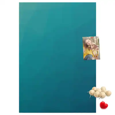 Nástěnka s geometrickou abstrakcí