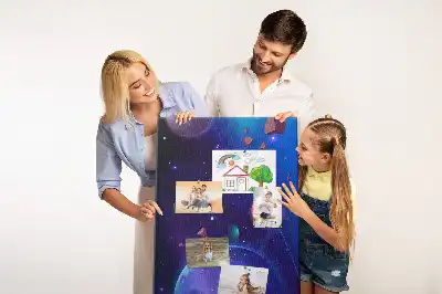 Nástěnka s motivem vesmírného umění