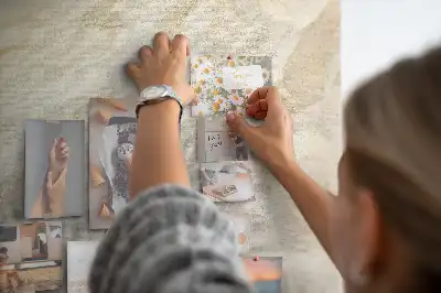 Korková nástěnka s motivem letního plážového písku
