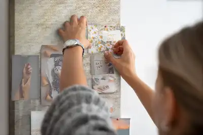 Korková nástěnka s motivem letního plážového písku