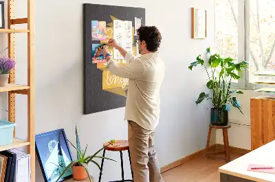 Korková nástěnka s inspirativním citátem