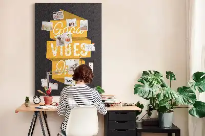 Korková nástěnka s inspirativním citátem